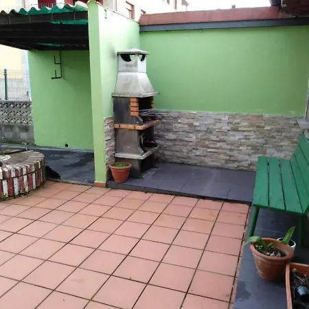 Hébergement de vacances Higueras -casa Con Jardin- *