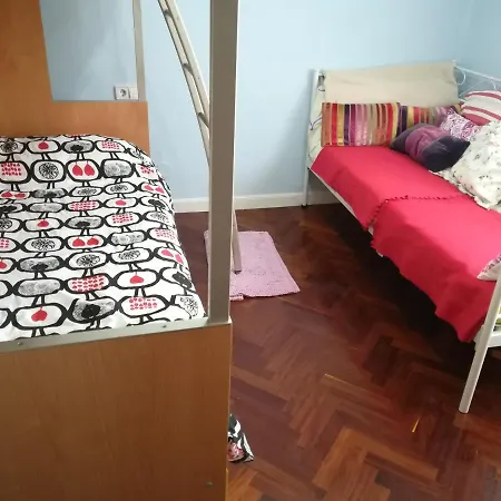 Hébergement de vacances Higueras -casa Con Jardin- *