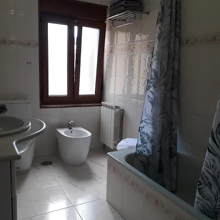 Hébergement de vacances Higueras -casa Con Jardin- *