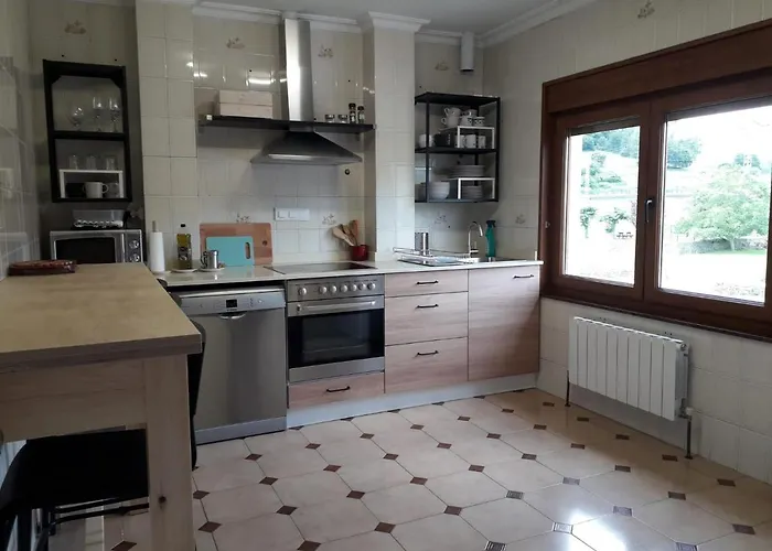 Higueras -casa Con Jardin- * Pomaluengo